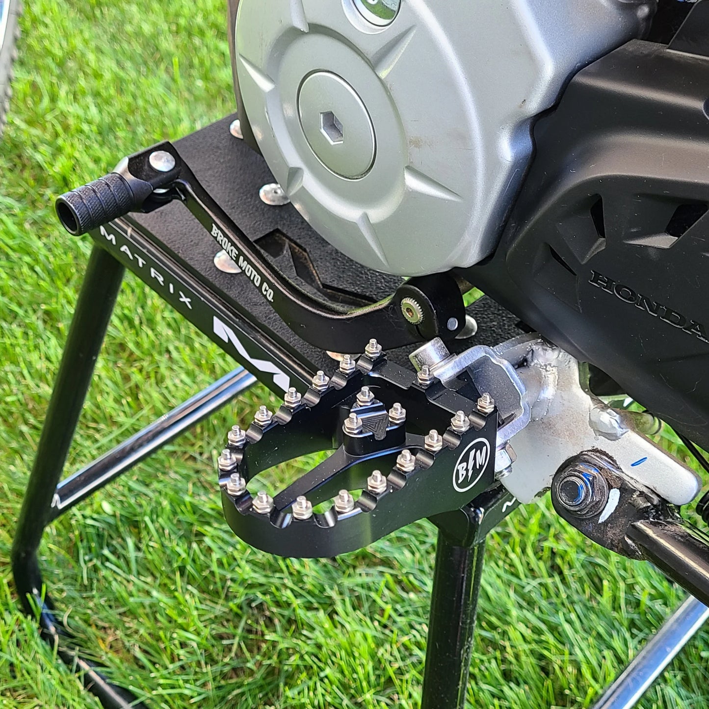 BROKE MOTO Pit Bike Billet Foot Pegs